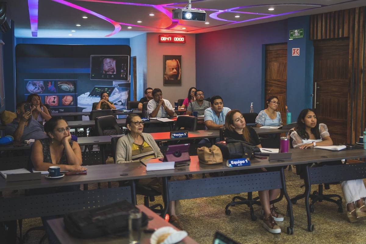 Clase de diplomado en sesión